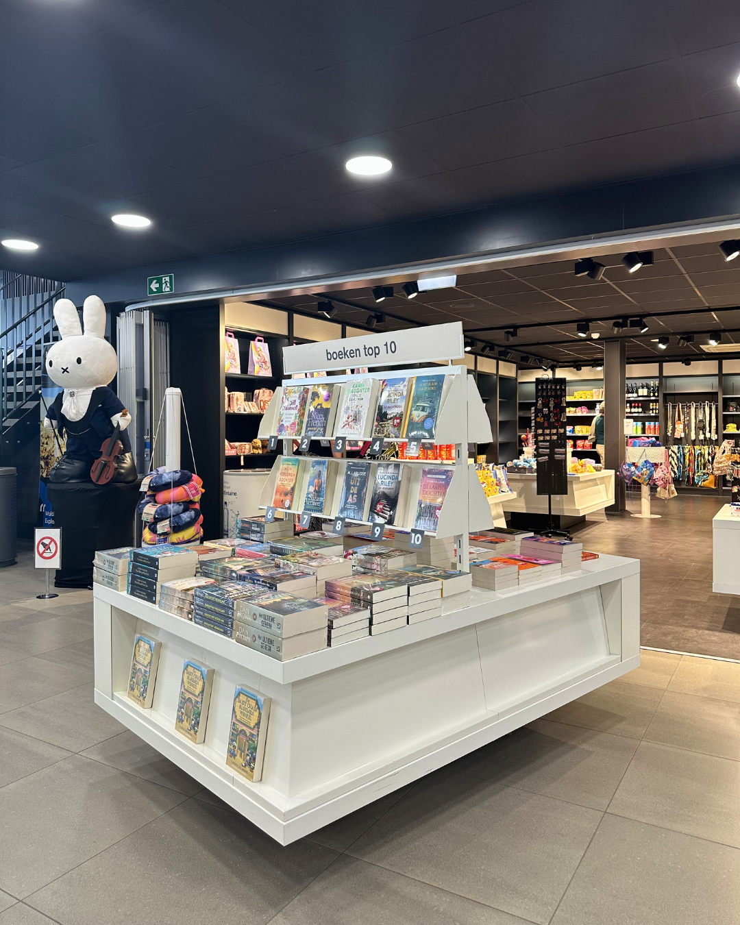 Airport Shop 2